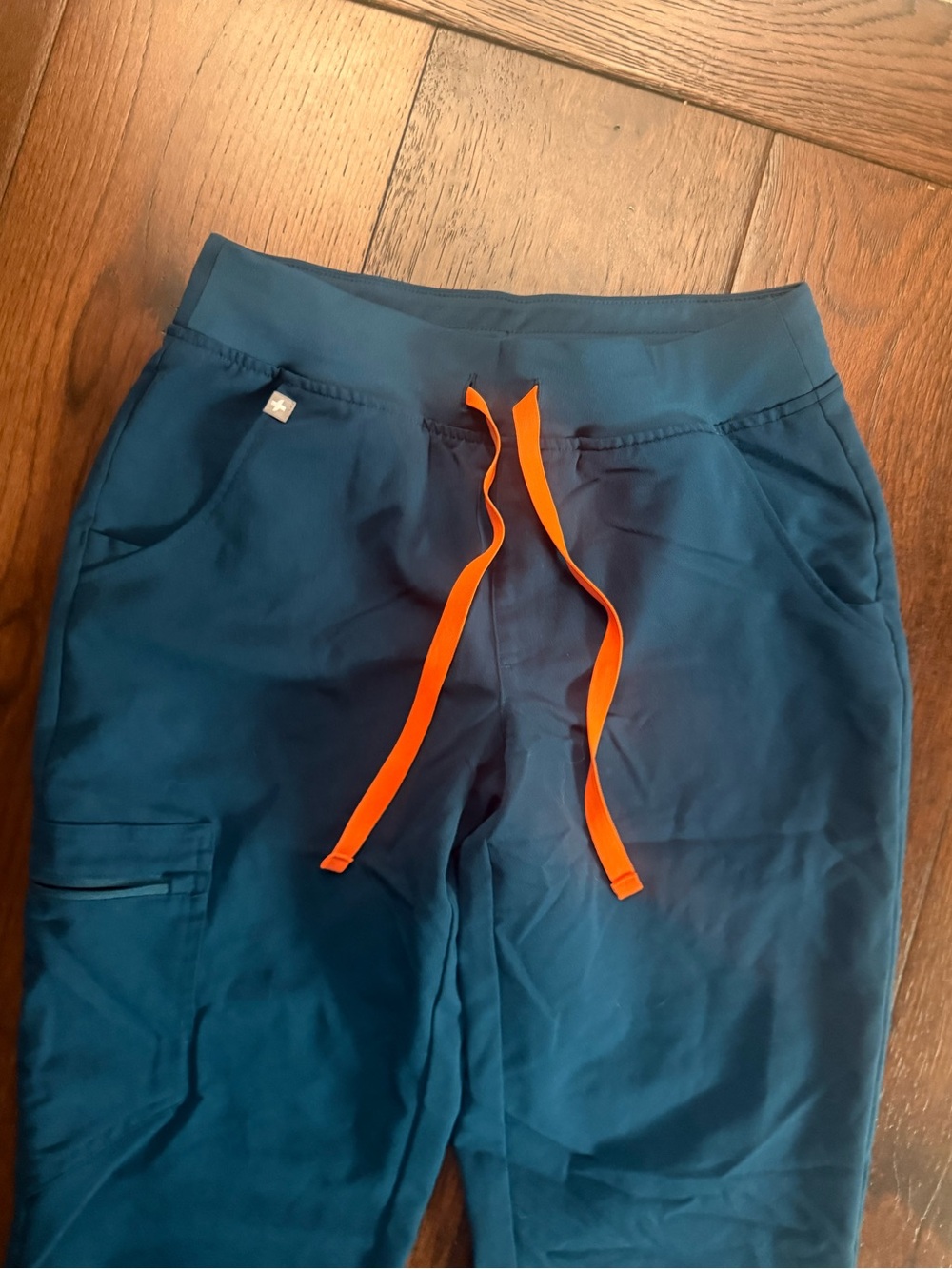 FIGS WOMEN ZAMORA JOGGER SCRUB-PANTS, SIZE XS/P, TEAL/ORANGE - Picture 4 of 14